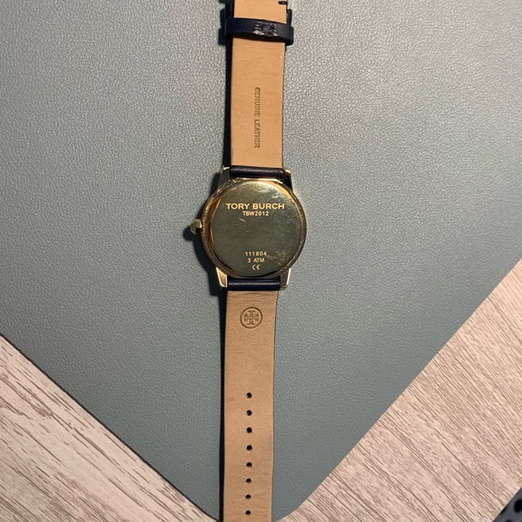 Michael Kors Wrap Watch - Picture 4 of 4